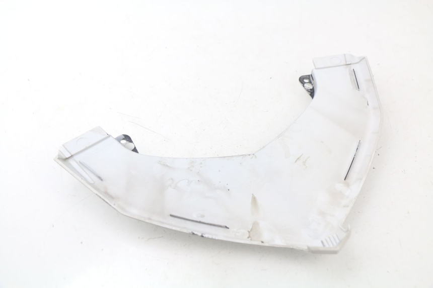 photo de VERKLEIDUNG HINTEN MITTE OBEN YAMAHA XMAX X-MAX ABS 125 (2014 - 2016) - Zoom auf Gebrauchszustand