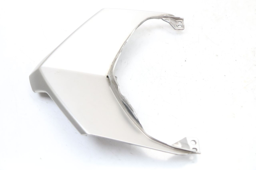 photo de HECKVERKLEIDUNG OBERER HINTERER VERBINDUNGSSTÜCK YAMAHA XMAX X-MAX ABS 125 (2017 - 2020) - Zoom auf Gebrauchszustand