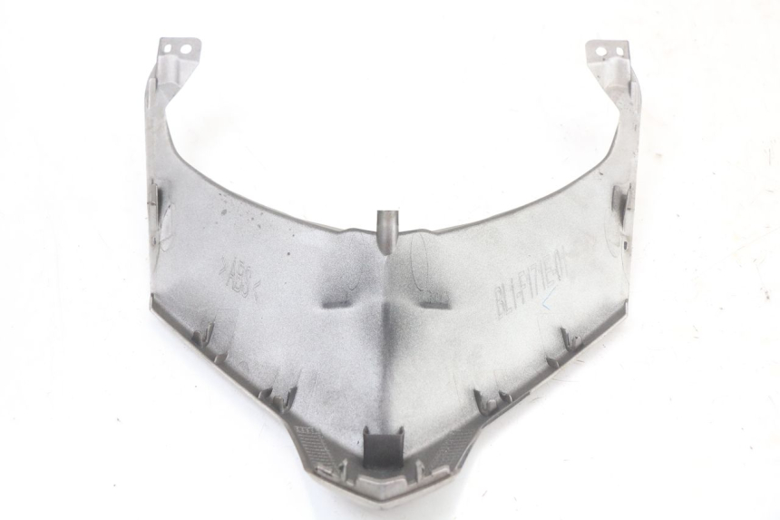 photo de HECKVERKLEIDUNG OBERER HINTERER VERBINDUNGSSTÜCK YAMAHA XMAX X-MAX ABS 125 (2017 - 2020) - Technische Nahaufnahme