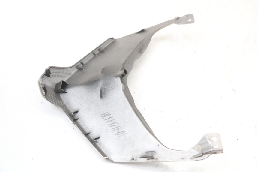 photo de HECKVERKLEIDUNG OBERER HINTERER VERBINDUNGSSTÜCK YAMAHA XMAX X-MAX ABS 125 (2017 - 2020) - Details der Befestigungspunkte