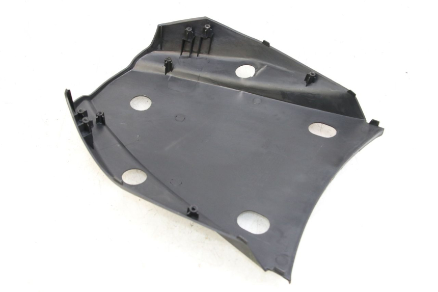 photo de HECKVERKLEIDUNG OBERER HINTERER VERBINDUNGSSTÜCK SYM X-PRO 4T 50 (2014 - 2021) - Alternative Perspektive