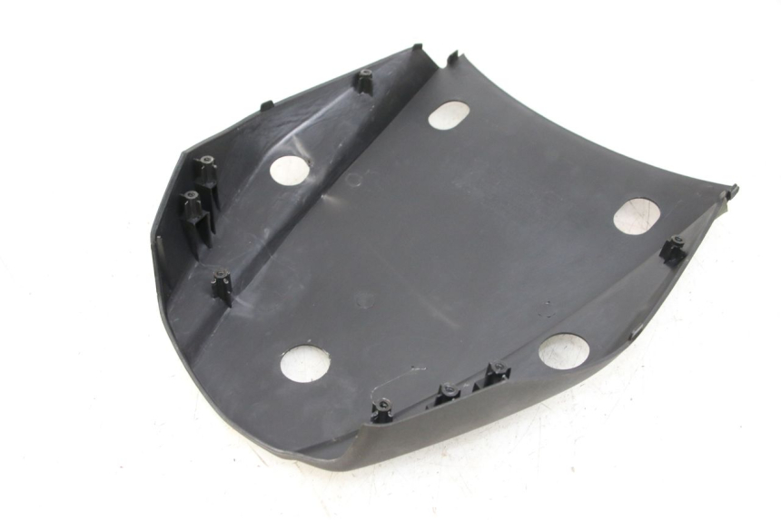 photo de HECKVERKLEIDUNG OBERER HINTERER VERBINDUNGSSTÜCK SYM X-PRO 4T 50 (2014 - 2021) - Technische Nahaufnahme