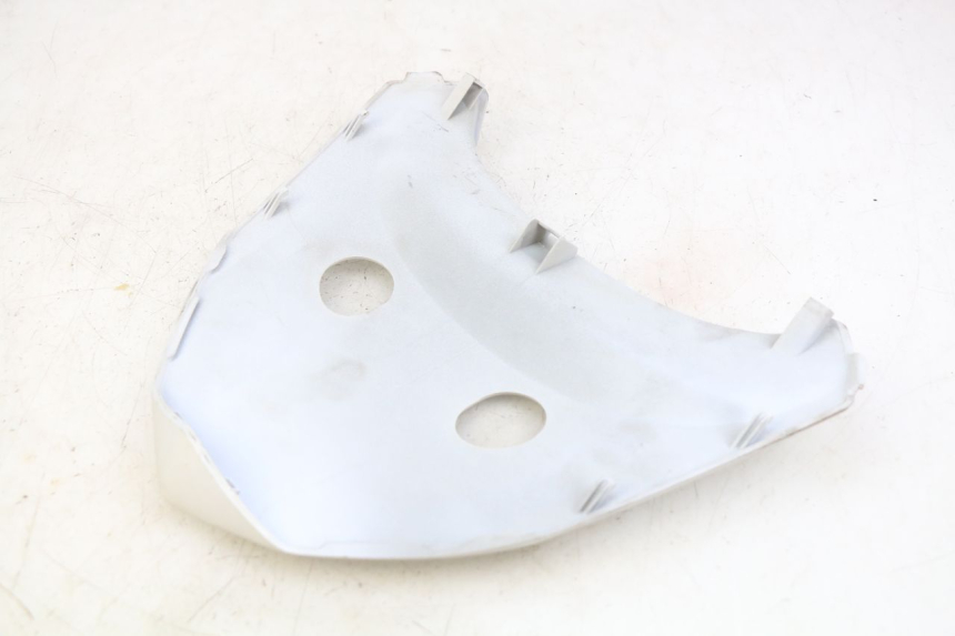 photo de OBERE HINTERE VERKLEIDUNGSVERBINDUNG KYMCO X-TOWN XTOWN 125 (2016 - 2021) - Zoom auf Gebrauchszustand