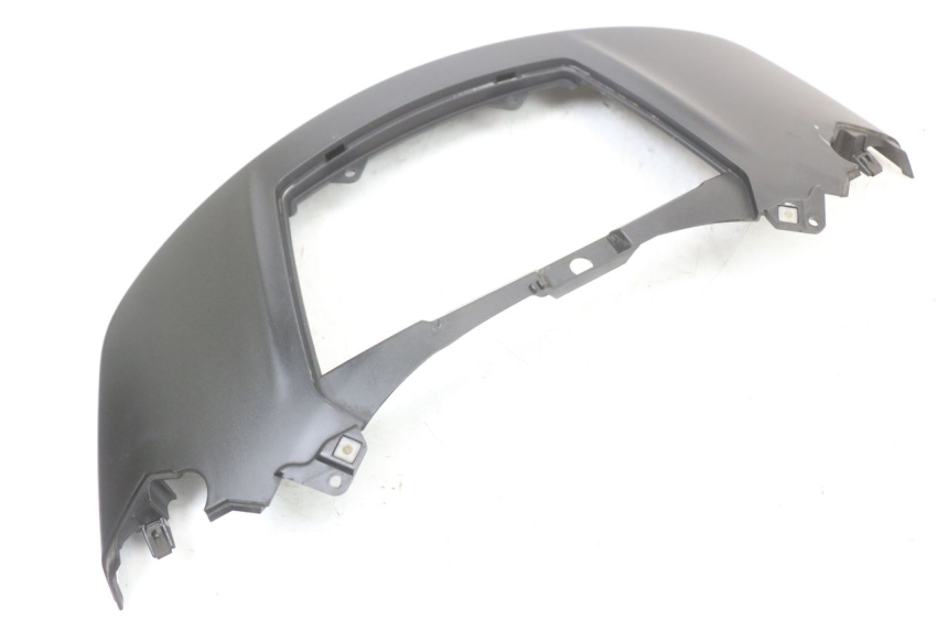 photo de OBERES HINTERES VERKLEIDUNGSTEILVERBINDER PIAGGIO X10 125 (2012 - 2017) - Details der Befestigungspunkte