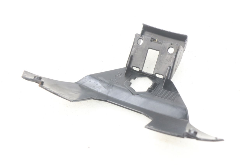 photo de OBERE HINTERE VERKLEIDUNGSVERBINDUNG PIAGGIO X7 125 (2007 - 2013) - Zoom auf Gebrauchszustand