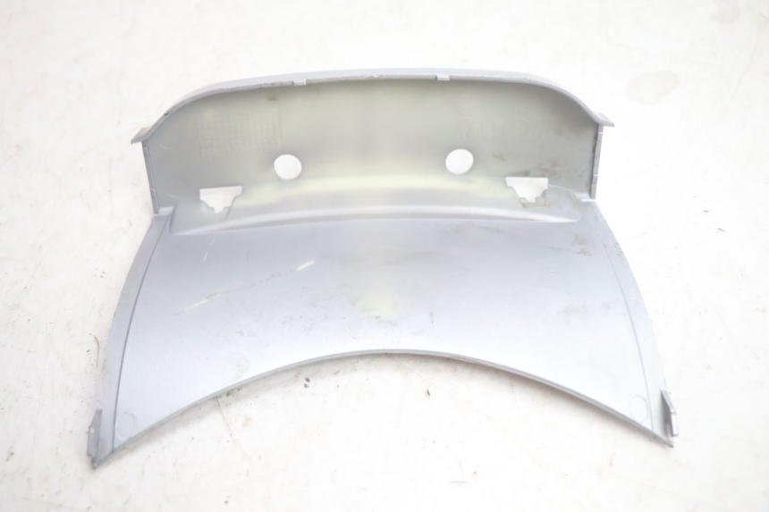 photo de VERKLEIDUNG HINTEN MITTE OBEN PIAGGIO X8 STREET 125 (2006 - 2007) - Details der Befestigungspunkte