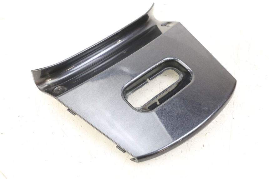 photo de VERKLEIDUNG HINTEN MITTE OBEN KYMCO XCITING 250 (2006 - 2009) - Hauptansicht