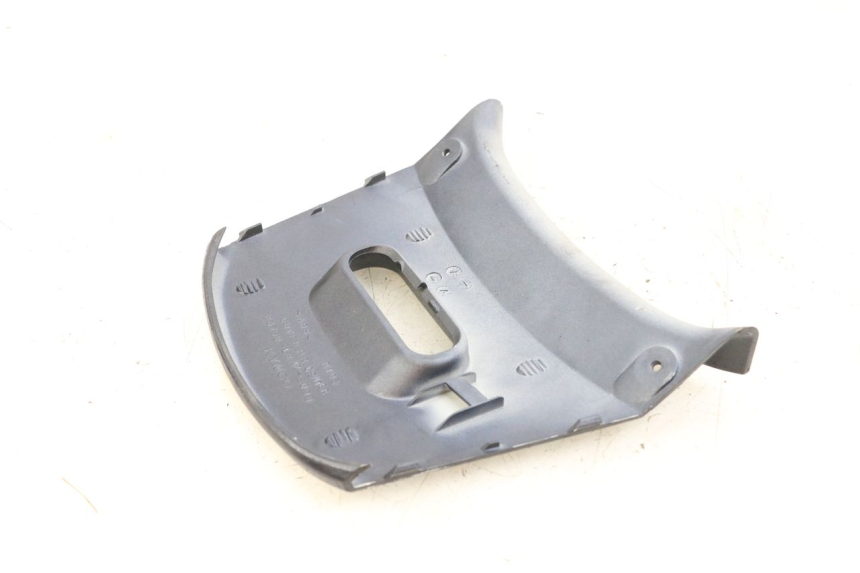 photo de VERKLEIDUNG HINTEN MITTE OBEN KYMCO XCITING 250 (2006 - 2009) - Detailansicht des Bauteils