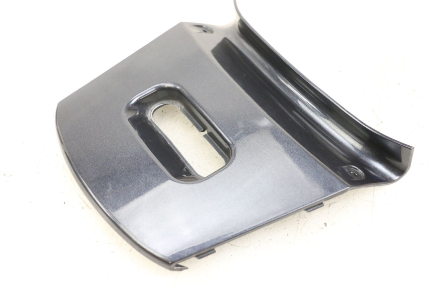 photo de VERKLEIDUNG HINTEN MITTE OBEN KYMCO XCITING 250 (2006 - 2009) - Technische Nahaufnahme