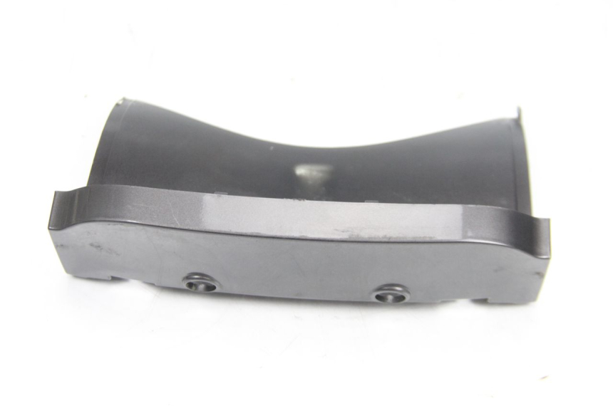 photo de VERKLEIDUNG HINTEN MITTE OBEN PIAGGIO XEVO - X EVO 125 (2007 - 2017) - Technische Nahaufnahme