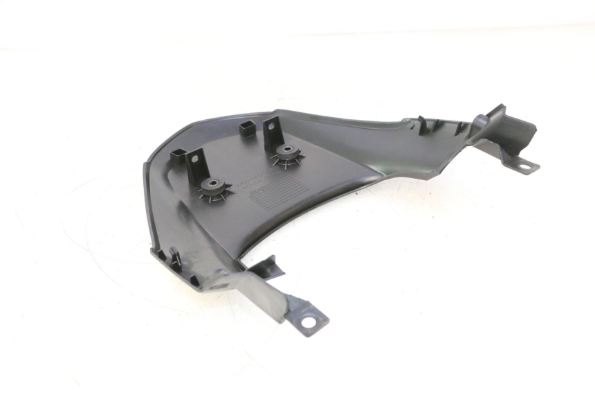 photo de VERKLEIDUNG HINTEN MITTE OBEN HONDA XLV VARADERO 125 (2007 - 2012) - Alternative Perspektive