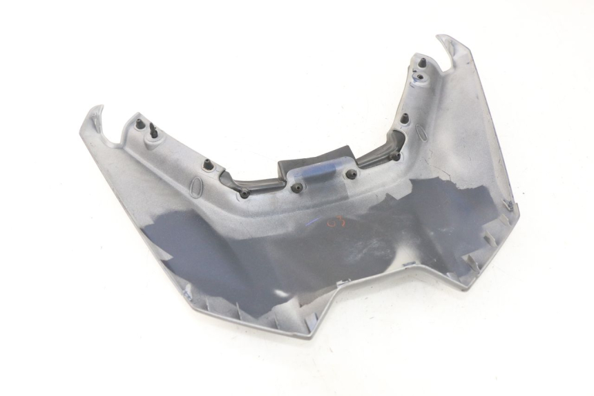 photo de VERKLEIDUNG HINTEN MITTE OBEN YAMAHA YP T-MAX TMAX 530 (2017 - 2020) - Detailansicht des Bauteils
