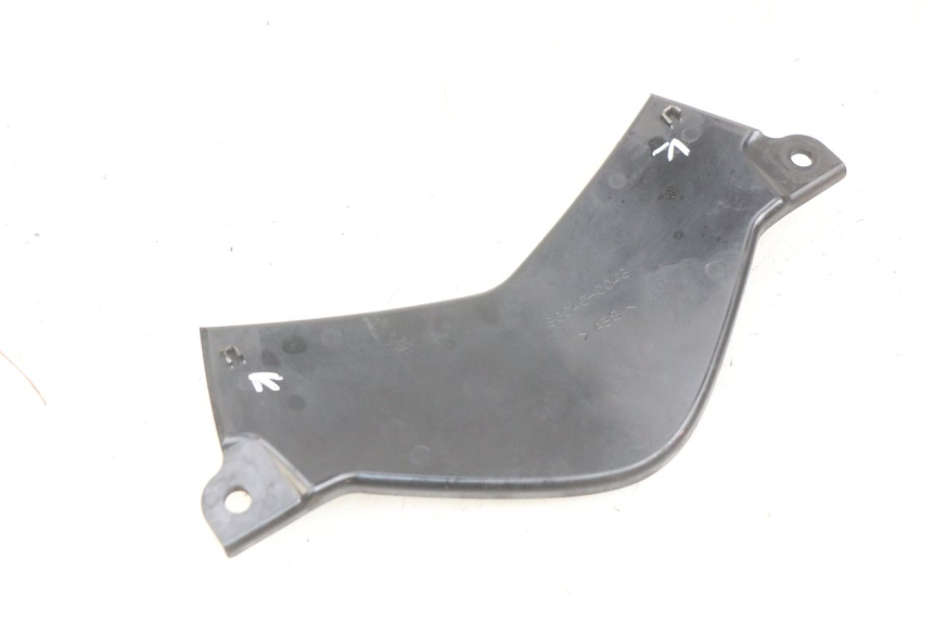 photo de OBERE HINTERE VERKLEIDUNGSVERBINDUNG KAWASAKI Z 750 (2007 - 2013) - Zoom auf Gebrauchszustand