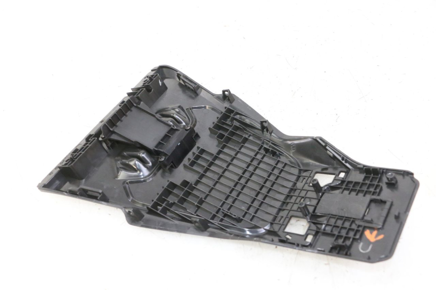 photo de VERKLEIDUNG HINTEN MITTE OBEN SEGWAY NINEBOT ZT3 PRO 1 - Gesamtansicht des Produkts