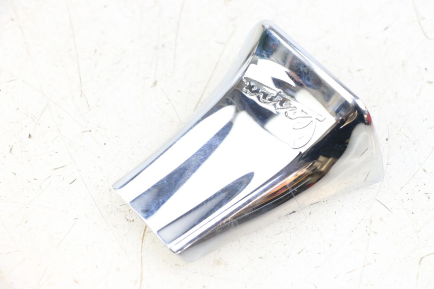 photo de VERKLEIDUNG HINTEN MITTE PIAGGIO VESPA PRIMAVERA 4T 50 (2021 - 2024) - Zoom auf Gebrauchszustand