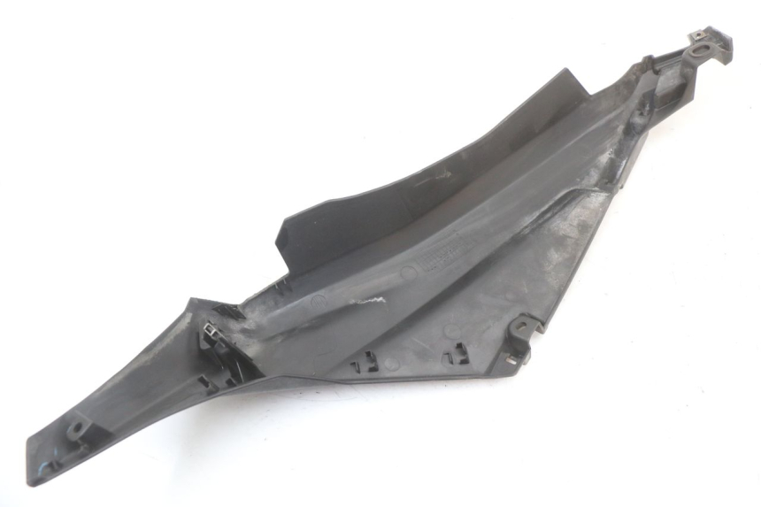 photo de VERKLEIDUNG HINTEN MITTE YAMAHA XMAX X-MAX ABS 125 (2017 - 2020) - Gesamtansicht des Produkts