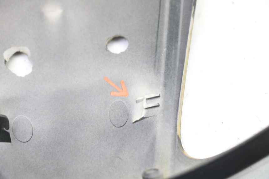 photo de HECKVERKLEIDUNG VERBINDUNG YAMAHA XMAX X-MAX 125 (2006 - 2009) - Oberflächenzustand und Material