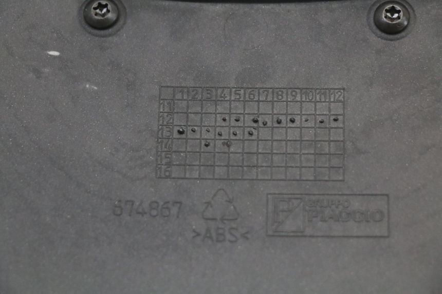 photo de HECKVERKLEIDUNG VERBINDUNG PIAGGIO X10 125 (2012 - 2017) - Details der Befestigungspunkte