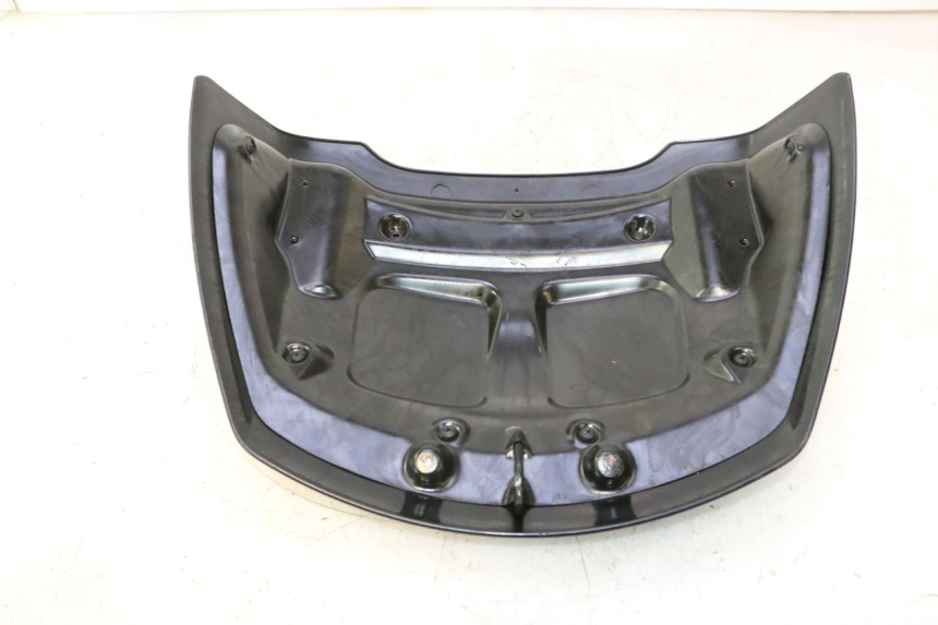 photo de VERKLEIDUNG HINTEN MITTE PIAGGIO X8 STREET 125 (2006 - 2007) - Oberflächenzustand und Material