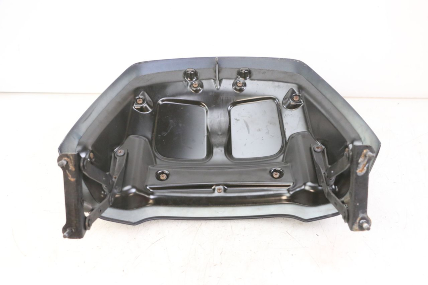 photo de HECKVERKLEIDUNG VERBINDUNG PIAGGIO XEVO - X EVO 125 (2007 - 2017) - Technische Nahaufnahme