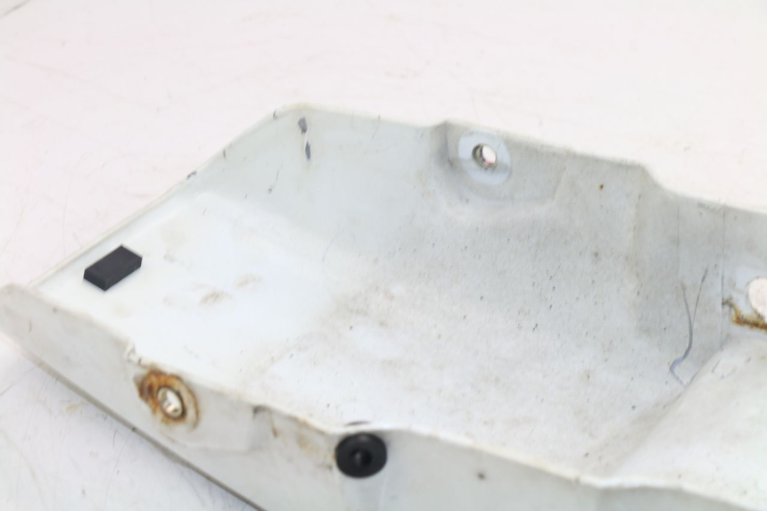 photo de VERKLEIDUNG HINTEN MITTE HONDA XLV TRANSALP 600 (1987 - 1990) - Zoom auf Gebrauchszustand