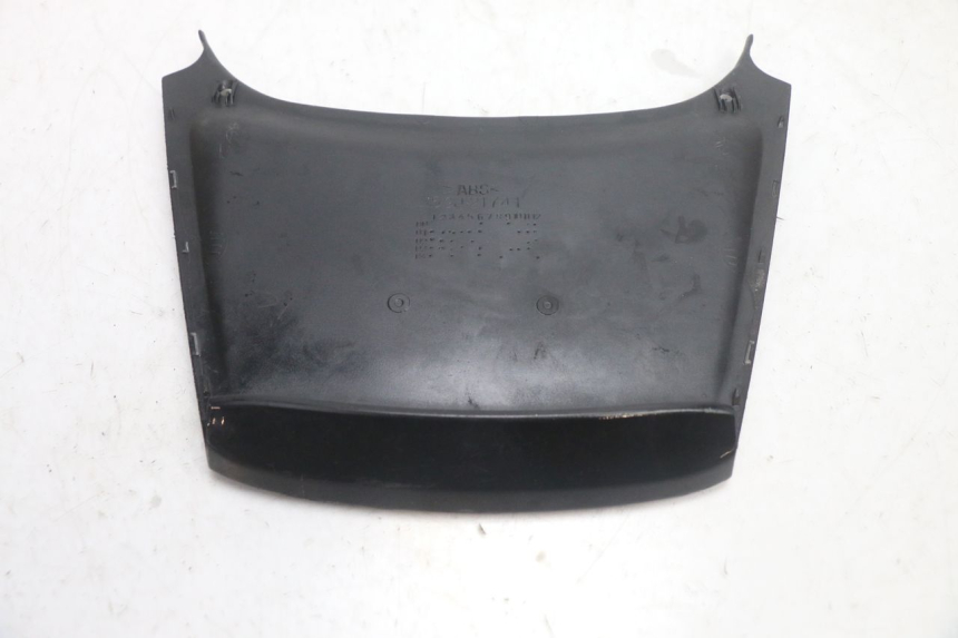 photo de VERKLEIDUNG HINTEN MITTE YAMAHA XP T-MAX ABS 500 (2005 - 2005) - Detailansicht des Bauteils