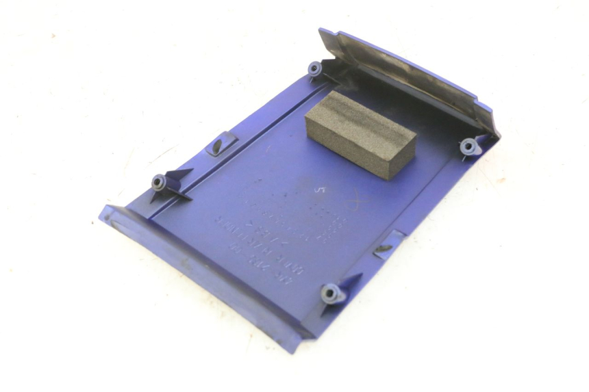 photo de VERKLEIDUNG HINTEN MITTE YAMAHA FZS FAZER 600 (2001 - 2003) - Details der Befestigungspunkte