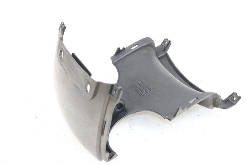 photo de VERKLEIDUNG HINTEN MITTE YAMAHA YP MAJESTY 125 (2002 - 2006) - Zoom auf Gebrauchszustand