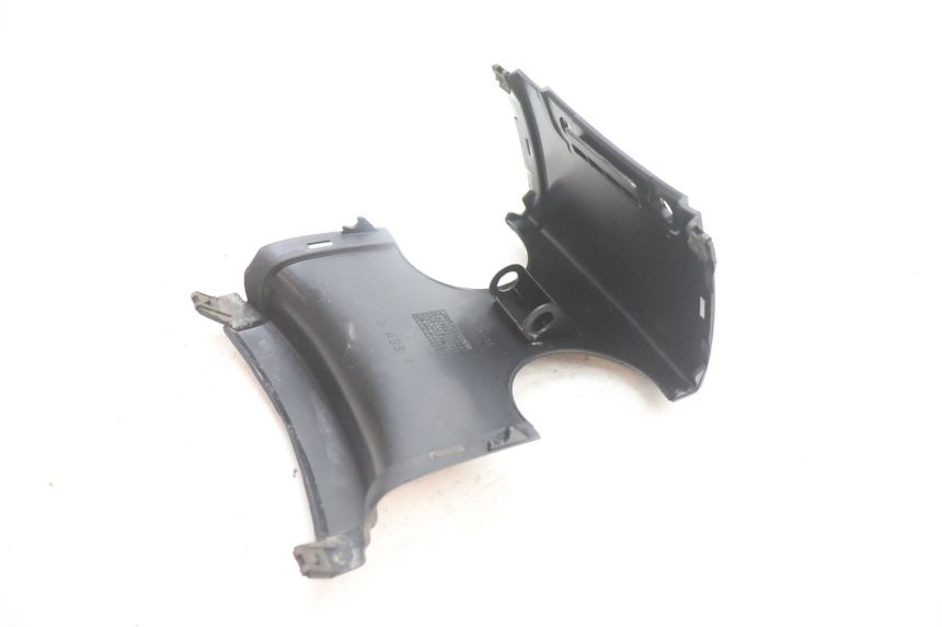 photo de VERKLEIDUNG HINTEN MITTE YAMAHA YP MAJESTY 125 (2002 - 2006) - Details der Befestigungspunkte
