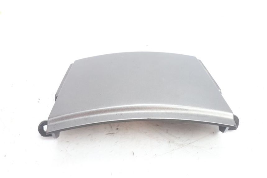 photo de VERKLEIDUNG HINTEN MITTE KAWASAKI ZZR 600 (1995 - 2004) - Technische Nahaufnahme