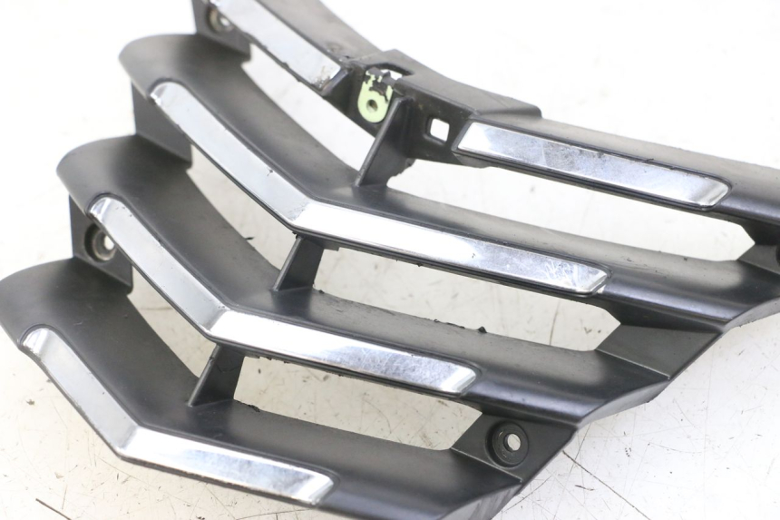 photo de VORDERE VERKLEIDUNGSVERBINDUNG PEUGEOT CITYSTAR 50 (2013 - 2017) - Detailansicht des Bauteils