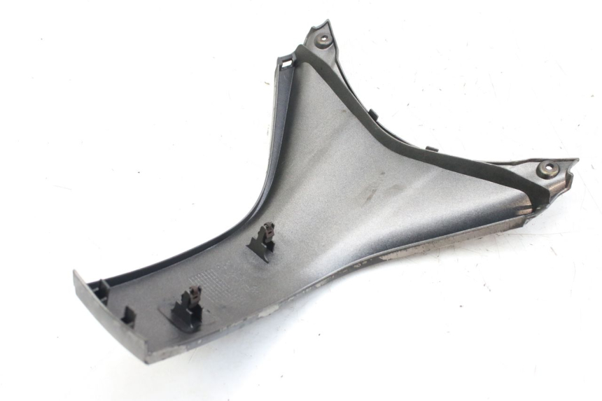 photo de VORDERE VERKLEIDUNGSVERBINDUNG HONDA FES S-WING SWING ABS 125 (2007 - 2015) - Detailansicht des Bauteils