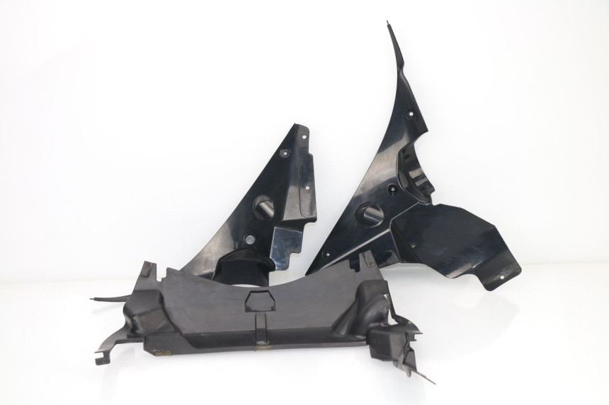 photo de VORDERE VERKLEIDUNGSVERBINDUNG YAMAHA FJR ABS 1300 (2006 - 2012) - Charakteristische Merkmale