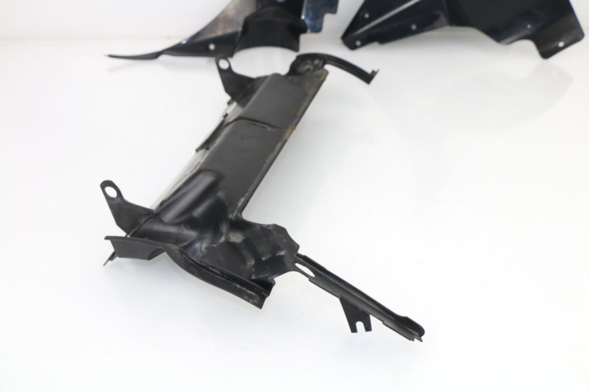 photo de VORDERE VERKLEIDUNGSVERBINDUNG YAMAHA FJR ABS 1300 (2006 - 2012) - Oberflächenzustand und Material