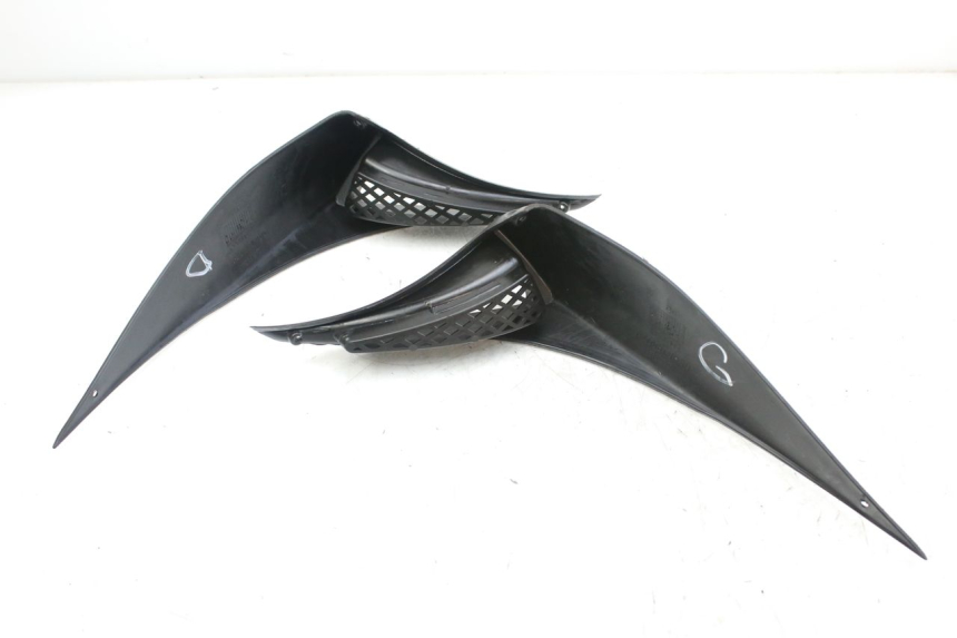photo de VORDERE VERKLEIDUNGSVERBINDUNG DERBI GPR 50 (2004 - 2009) - Detailansicht des Bauteils