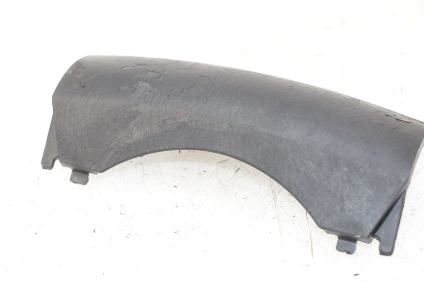 photo de FRONTVERKLEIDUNG MITTE HONDA FES S-WING SWING 125 (2007 - 2015) - Detailansicht des Bauteils