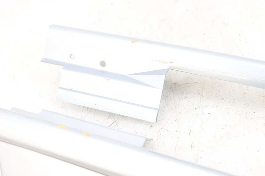 photo de UNTERE VERKLEIDUNGSSCHEIBE VORNE PEUGEOT 103 VOGUE VS2 50 (2004 - 2017) - Oberflächenzustand und Material