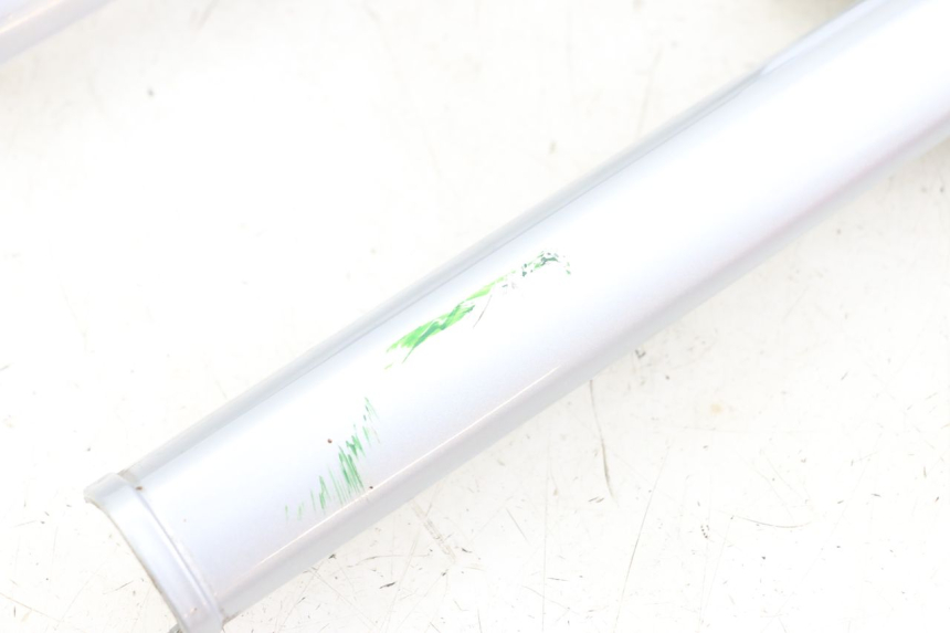 photo de UNTERE VERKLEIDUNGSSCHEIBE VORNE PEUGEOT 103 VOGUE VS2 50 (2004 - 2017) - Kennzeichnungen und Originalreferenzen