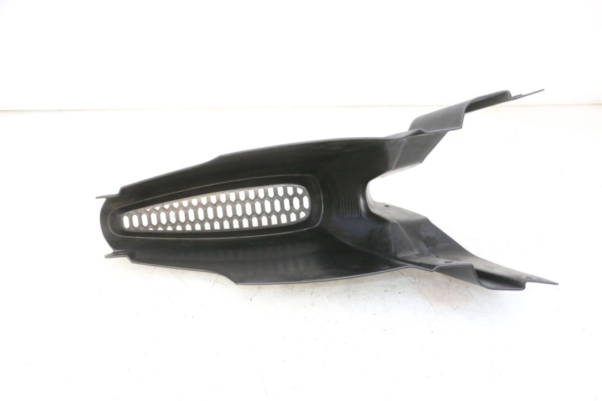 photo de VERKLEIDUNG VORNE MITTE QUADRO 4 4D 350 (2015 - 2018) - Zoom auf Gebrauchszustand