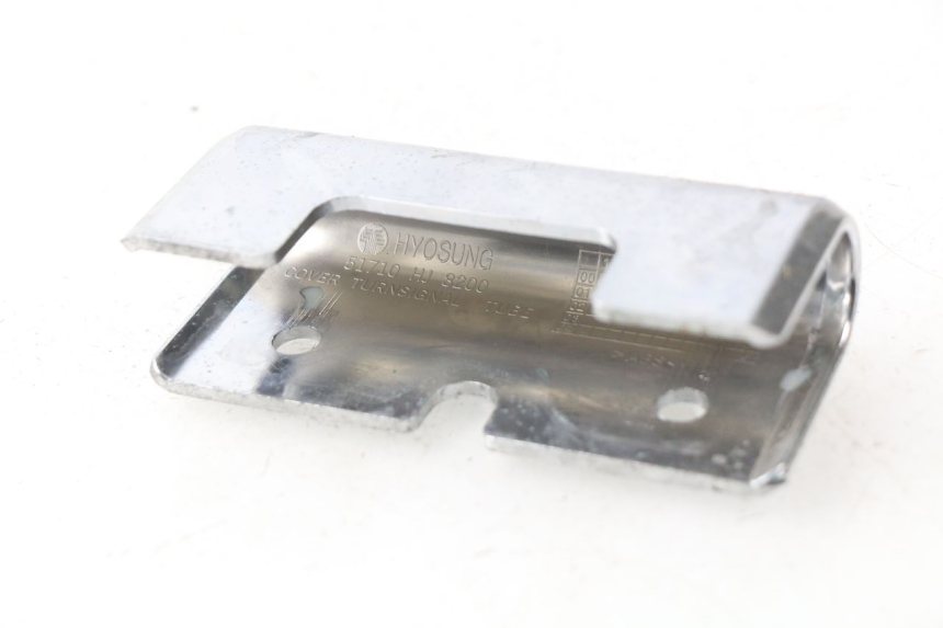 photo de VERKLEIDUNG VORNE MITTE HYOSUNG AQUILA GV 125 (2009 - 2016) - Zoom auf Gebrauchszustand