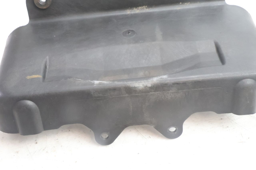 photo de UNTERE VERKLEIDUNGSSCHEIBE VORNE BMW C1 125 (2000 - 2003) - Zoom auf Gebrauchszustand