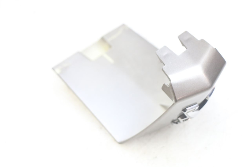 photo de UNTERE VERKLEIDUNGSSCHEIBE VORNE PEUGEOT CITYSTAR AIR 125 (2014 - 2017) - Detailansicht des Bauteils