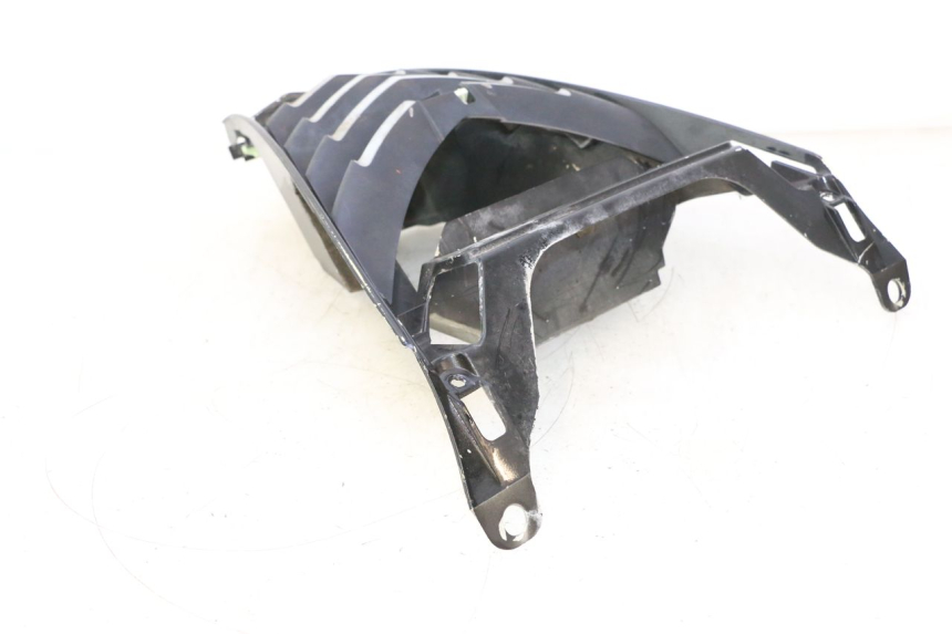 photo de VERKLEIDUNG VORNE MITTE PEUGEOT CITYSTAR 125 (2011 - 2017) - Oberflächenzustand und Material