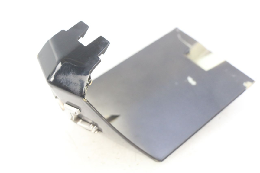 photo de UNTERE VERKLEIDUNGSSCHEIBE VORNE PEUGEOT CITYSTAR 50 (2013 - 2017) - Zoom auf Gebrauchszustand