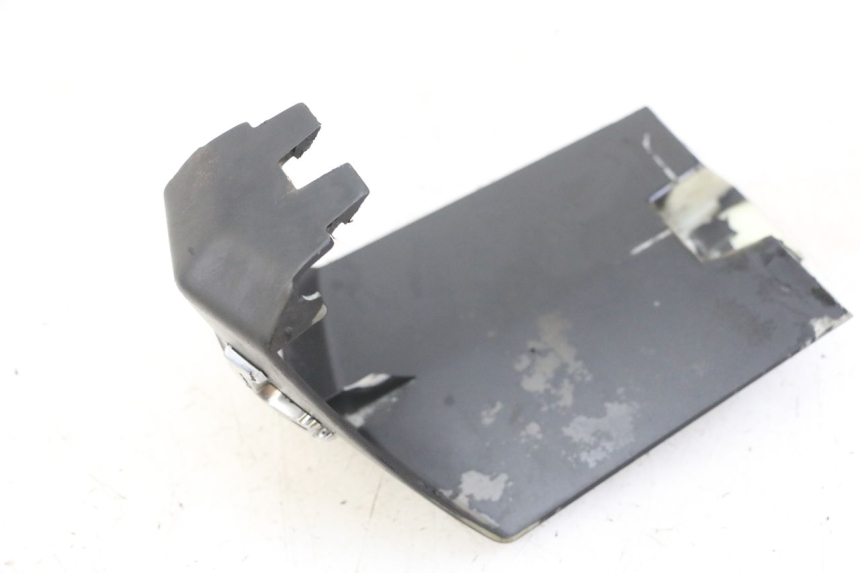 photo de UNTERE VERKLEIDUNGSSCHEIBE VORNE PEUGEOT CITYSTAR 50 (2013 - 2017) - Detailansicht des Bauteils