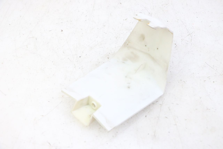 photo de UNTERE VERKLEIDUNGSSCHEIBE VORNE PEUGEOT CITYSTAR 50 (2013 - 2017) - Zoom auf Gebrauchszustand