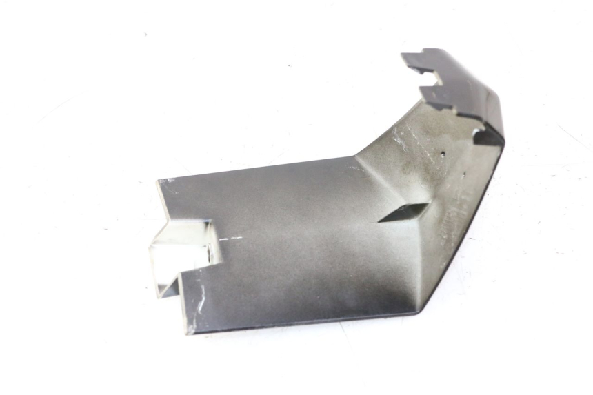 photo de UNTERE VERKLEIDUNGSSCHEIBE VORNE PEUGEOT CITYSTAR 50 (2013 - 2017) - Zoom auf Gebrauchszustand