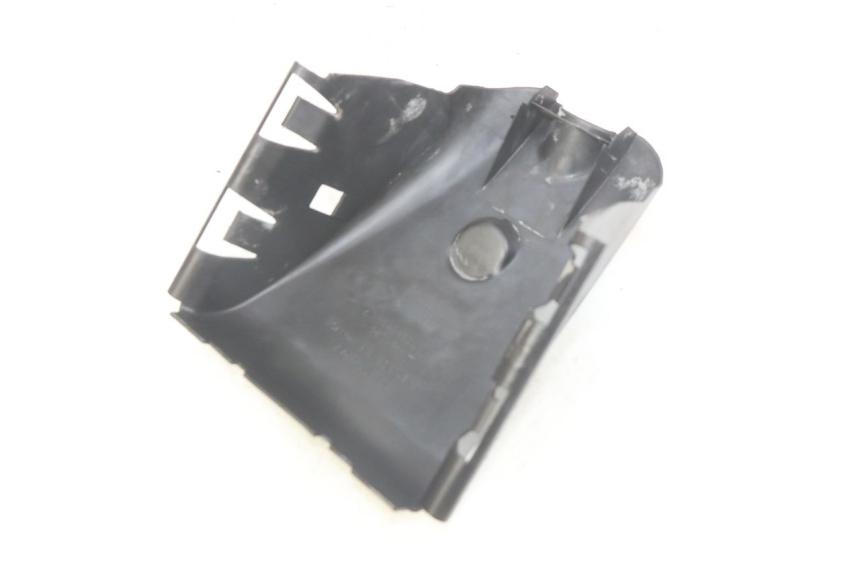 photo de UNTERE VERKLEIDUNGSSCHEIBE VORNE PEUGEOT ELYSEO 125 (1999 - 2004) - Detailansicht des Bauteils