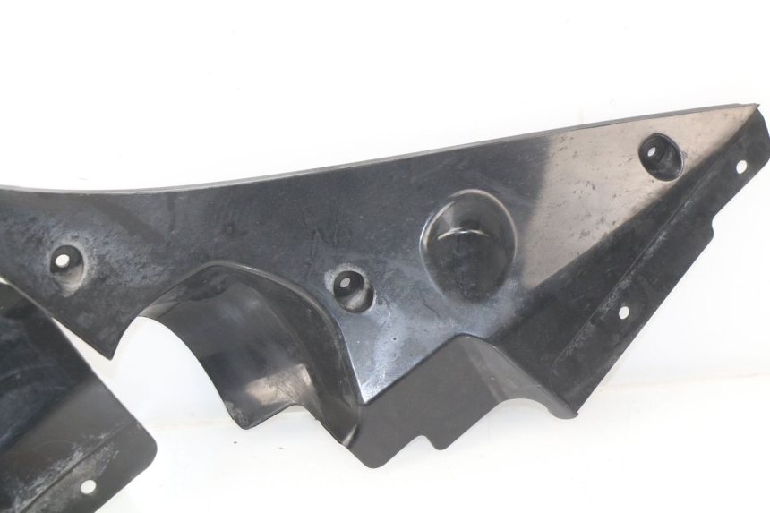 photo de UNTERE VERKLEIDUNGSSCHEIBE YAMAHA FJR ABS 1300 (2006 - 2012) - Technische Nahaufnahme