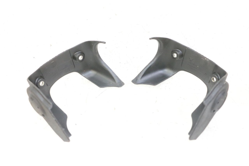 photo de VERKLEIDUNG VORNE MITTE PIAGGIO IE MP3 YOURBAN 300 (2011 - 2016) - Detailansicht des Bauteils